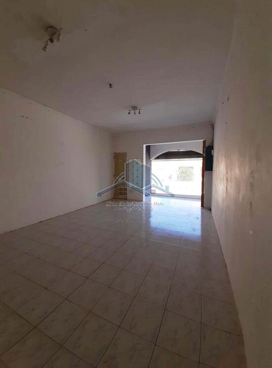 Class 4 B Shop To Let In Attard.